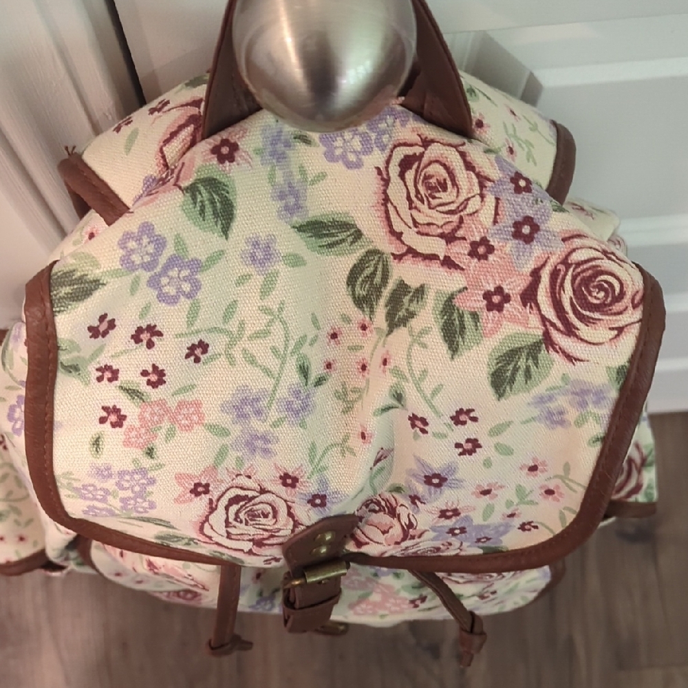 Mossimo Supply Co Cream and Brown Floral Backpack NWOT - Picture 5 of 17